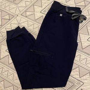 Figs Small Navy Set - Casma 3 Pocket Top and Zamora Jogger Pants